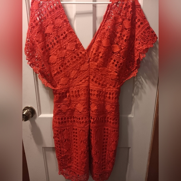 🤠Lulu's Red Lace V Neck Dress Size Medium - Picture 5 of 7